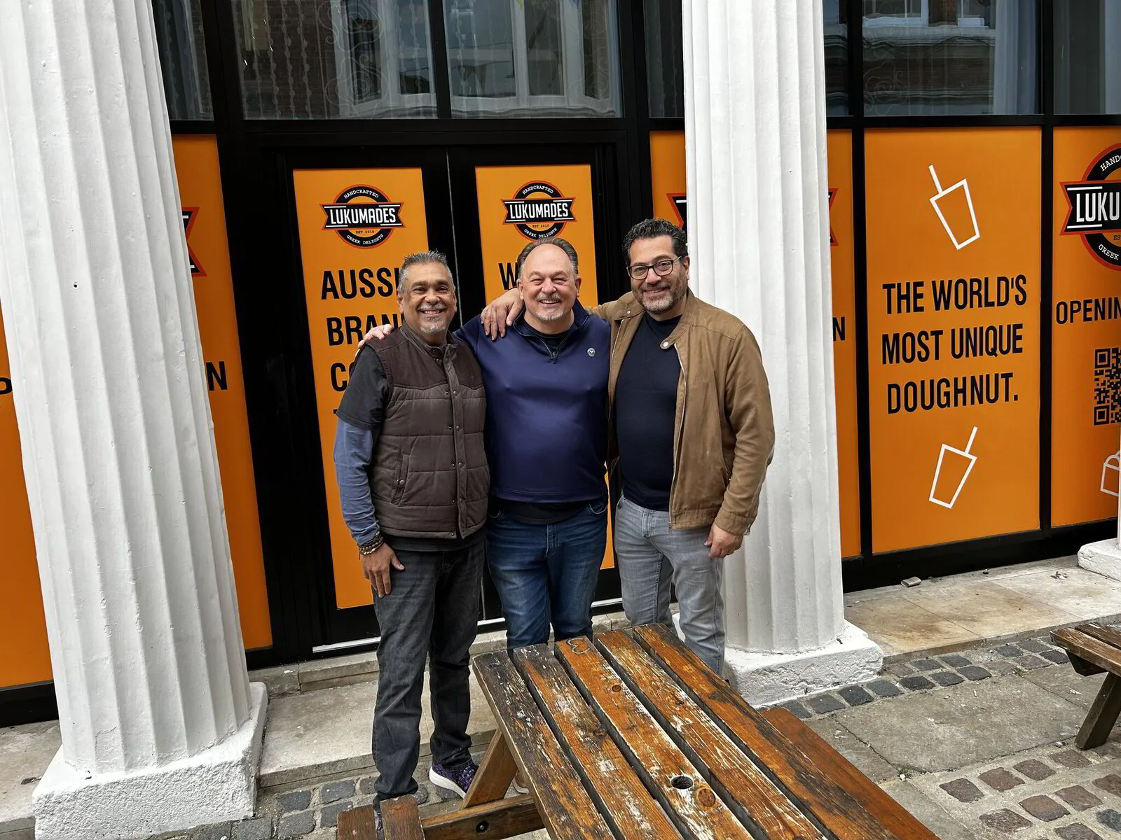 1760305318452 1785398